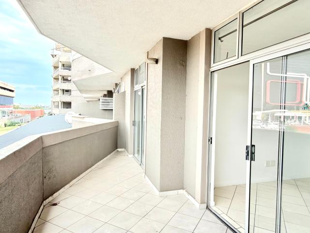 3 Bedroom Apartment To Let in New Town Centre