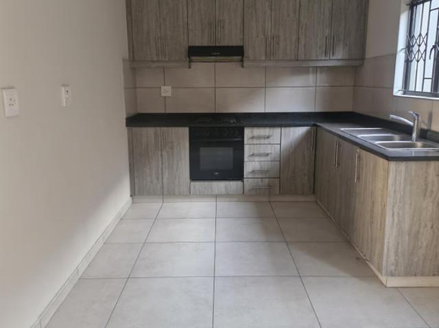 3 Bedroom Apartment To Let in Northcroft