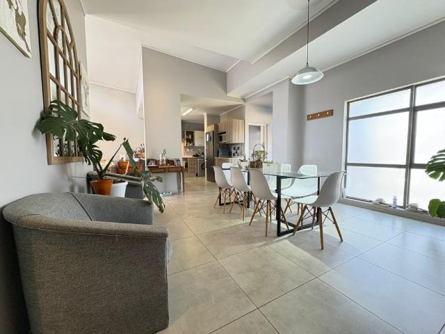 3 Bedroom Apartment To Let in Oaklands