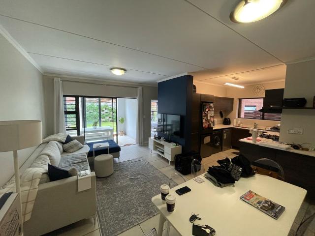 3 Bedroom Apartment To Let in Olivedale