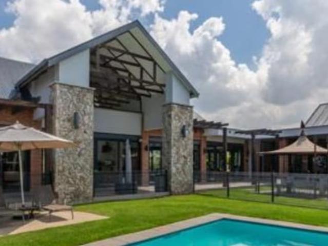 3 Bedroom Apartment To Let in Olivedale | Ryx Property Management
