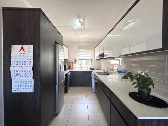 3 Bedroom Apartment To Let in Parklands