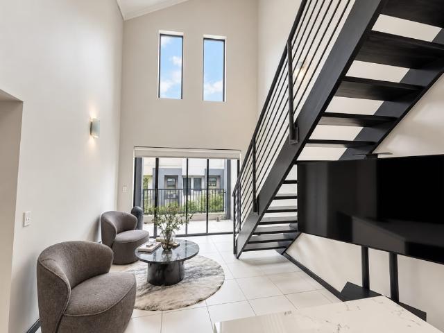3 Bedroom Apartment To Let in Paulshof