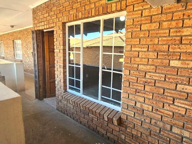 3 Bedroom Apartment To Let in Rustenburg Central