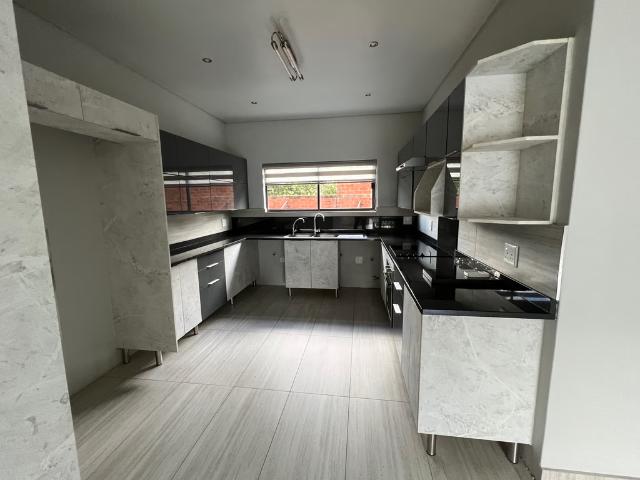 3 Bedroom Apartment To Let in Sandown | Fair Properties