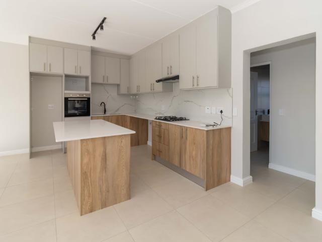 3 Bedroom Apartment To Let in Sandown