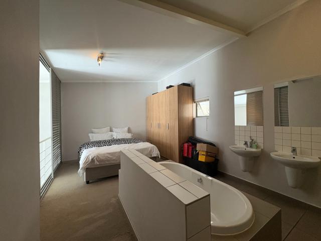3 Bedroom Apartment To Let in Salt River