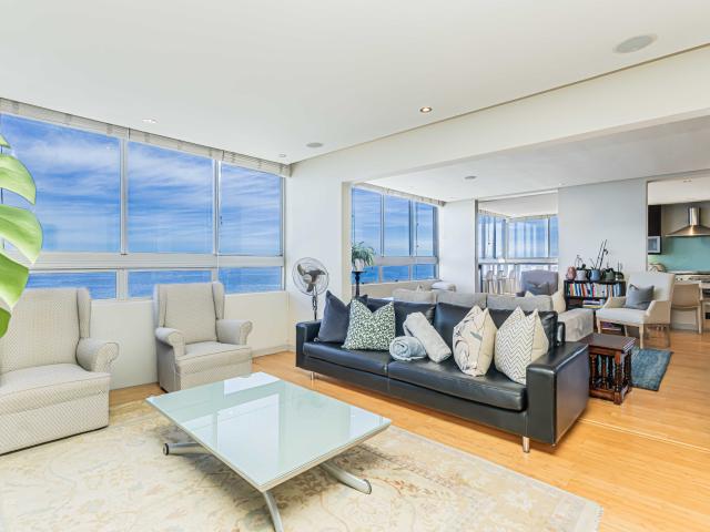 3 Bedroom Apartment To Let in Sea Point