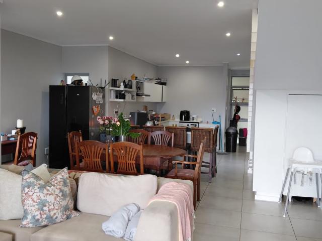 3 Bedroom Apartment To Let in Shakas Rock