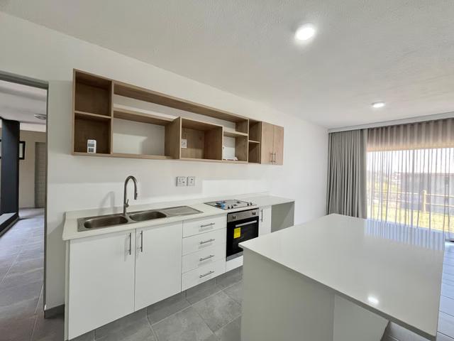 3 Bedroom Apartment To Let in Sheffield Beach