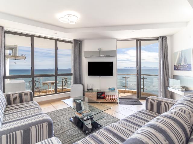 3 Bedroom Apartment To Let in Strand Central