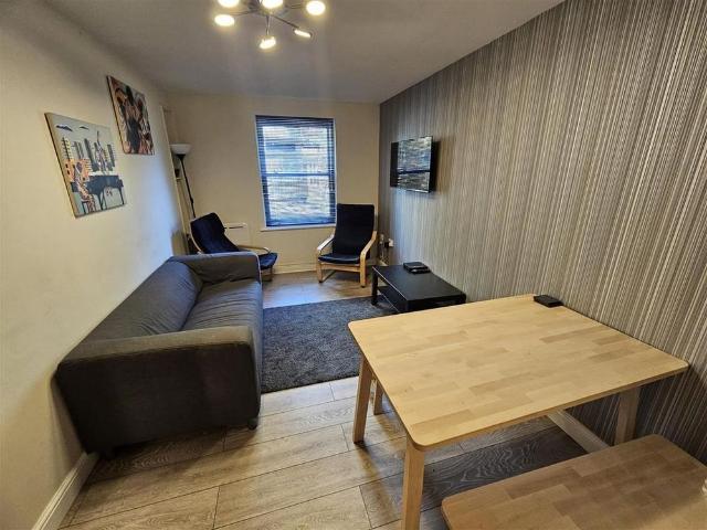 3 bedroom apartment to rent