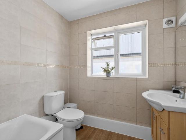 3 bedroom apartment to rent