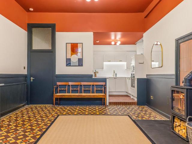 3 bedroom apartment to rent