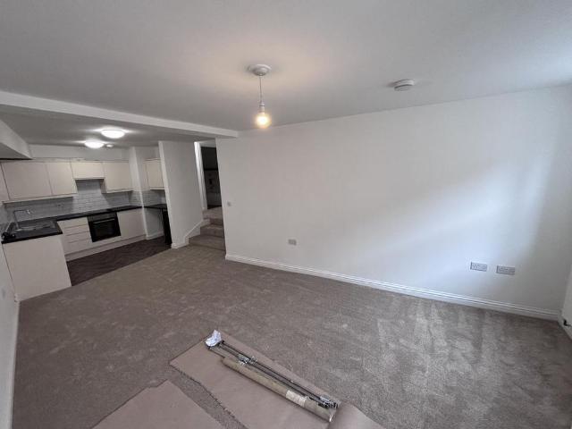 3 bedroom apartment to rent