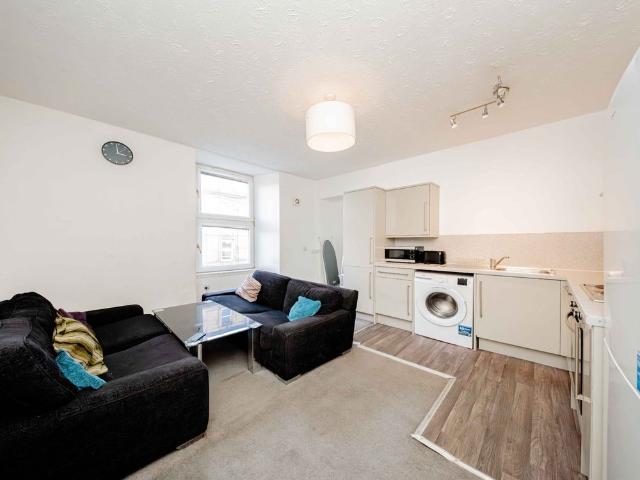 3 bedroom apartment to rent