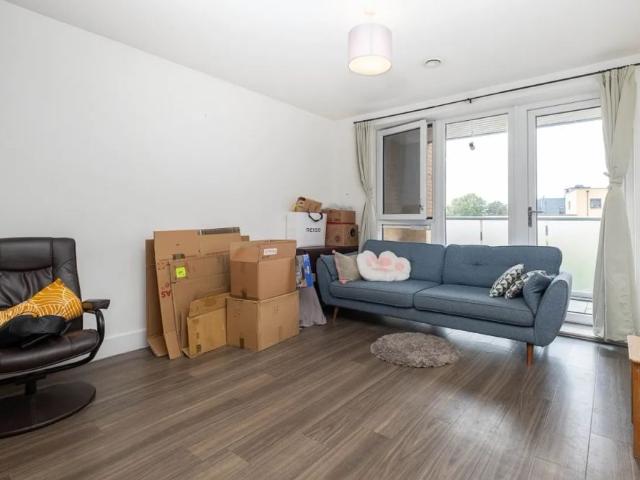 3 bedroom apartment to rent