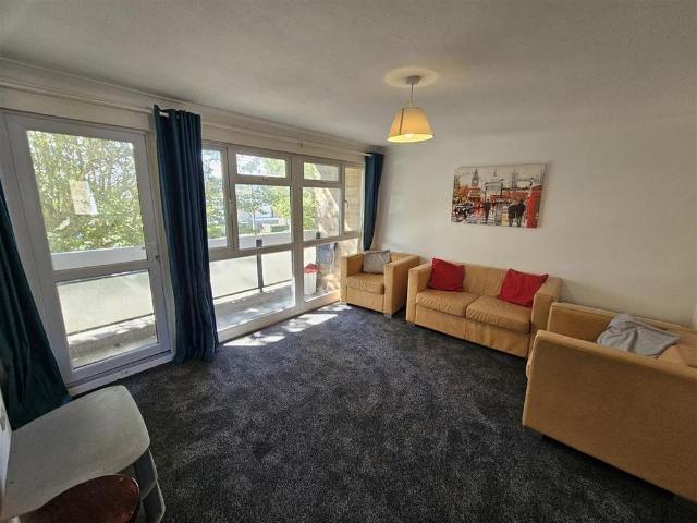 3 bedroom apartment to rent