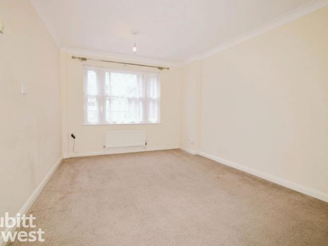 3 bedroom apartment to rent