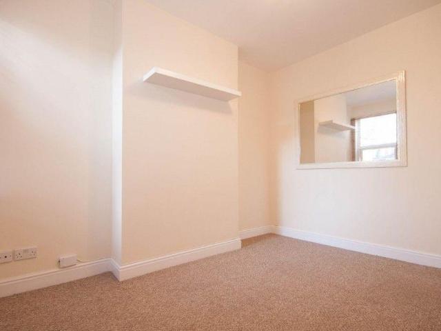 3 bedroom apartment to rent