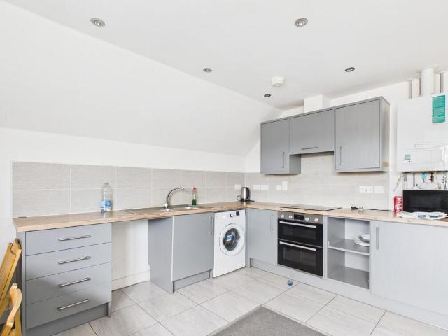 3 bedroom apartment to rent