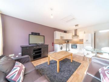 3 bedroom apartment to rent