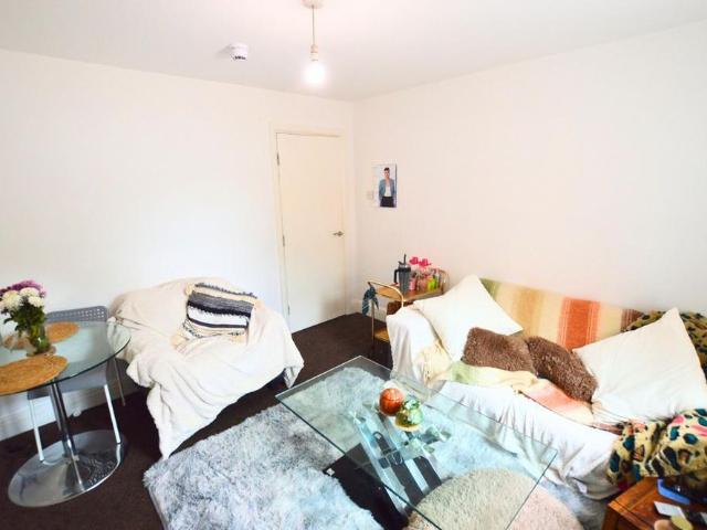 3 bedroom apartment to rent