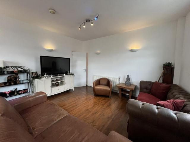 3 bedroom apartment to rent