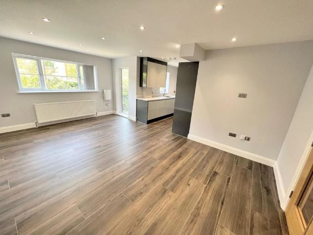 3 bedroom apartment to rent