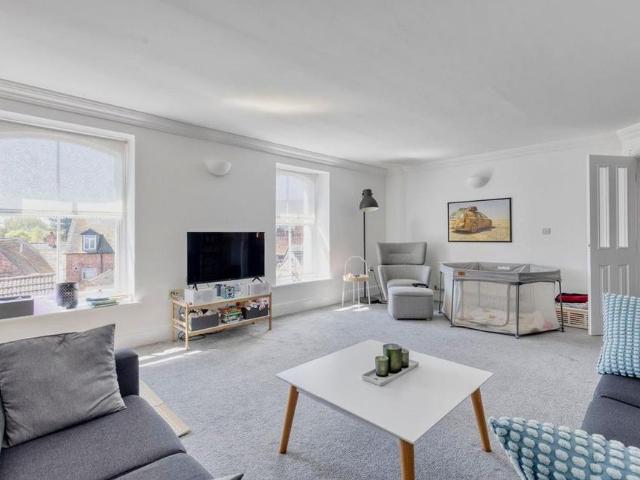 3 bedroom apartment to rent