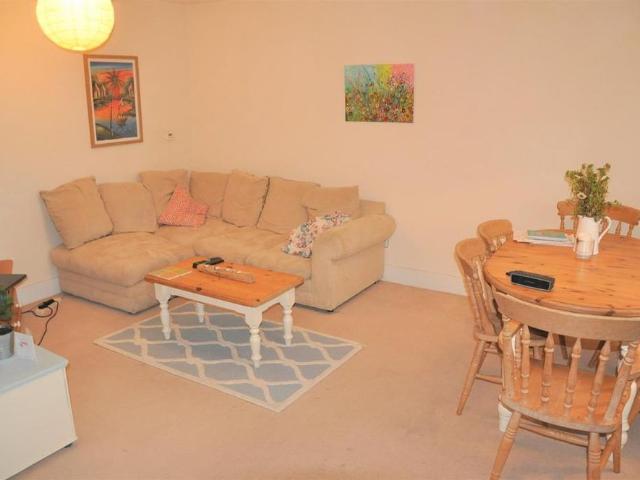 3 bedroom apartment to rent