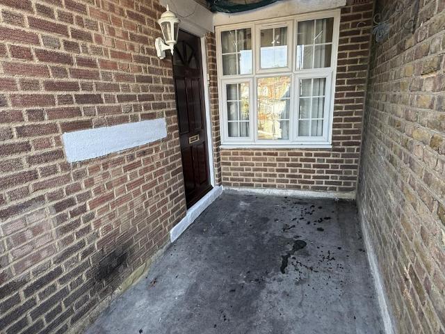 3 bedroom apartment to rent