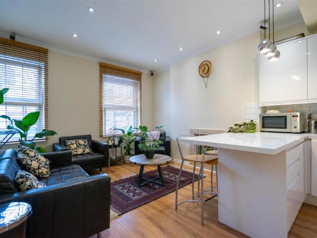 3 bedroom apartment to rent