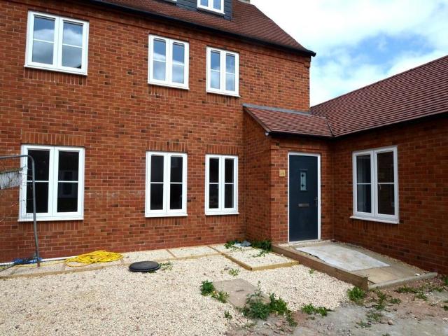 3 bedroom apartment to rent