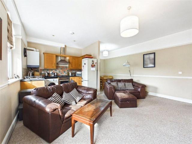 3 bedroom apartment to rent
