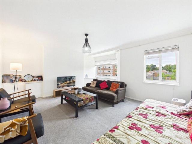 3 bedroom apartment to rent