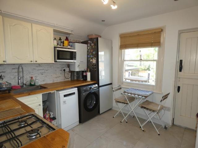 3 bedroom apartment to rent