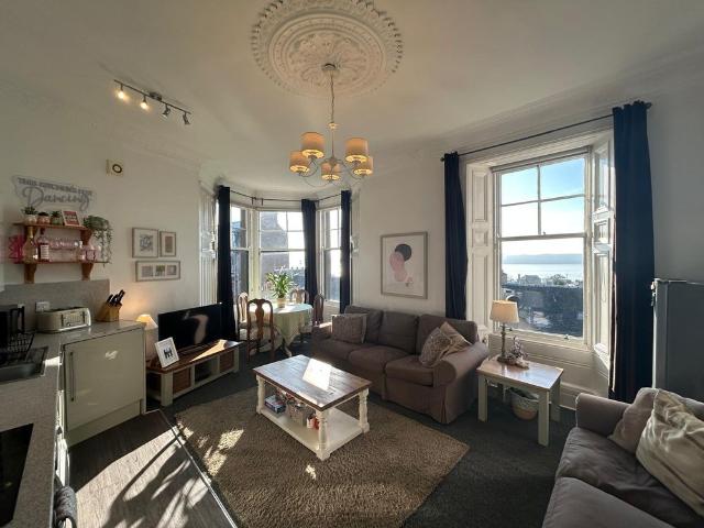 3 bedroom apartment to rent