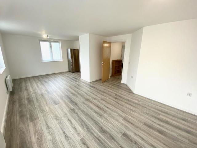 3 bedroom apartment to rent