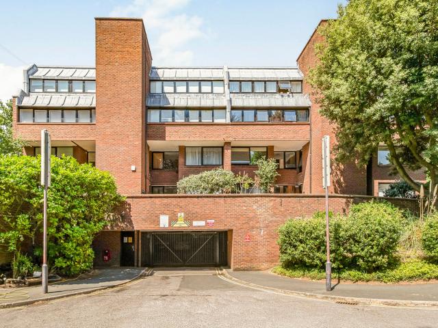 3 bedroom apartment to rent