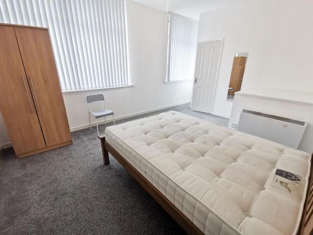 3 bedroom apartment to rent
