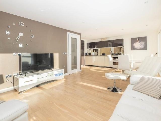 3 bedroom apartment to rent