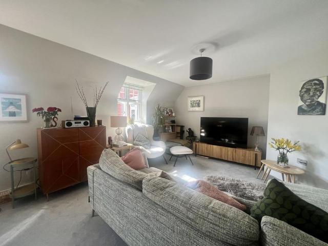 3 bedroom apartment to rent