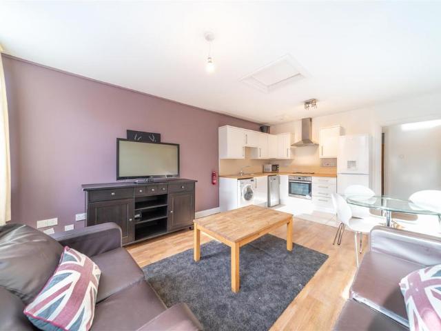 3 bedroom apartment to rent