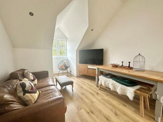 3 bedroom apartment to rent