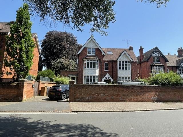 3 bedroom apartment to rent