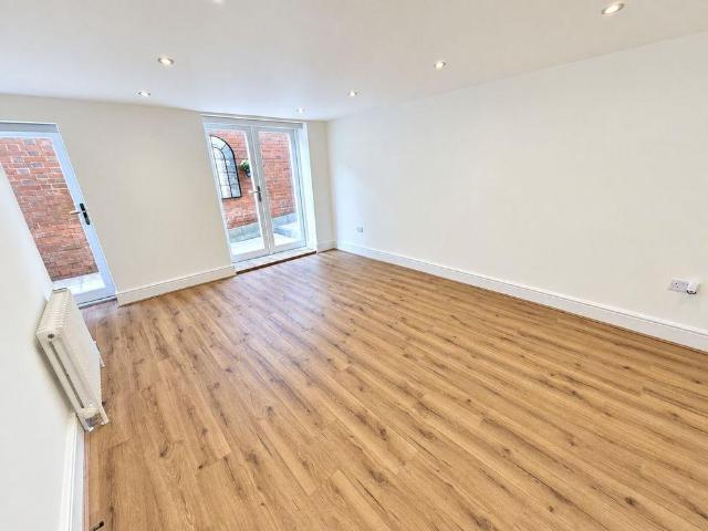 3 bedroom apartment to rent