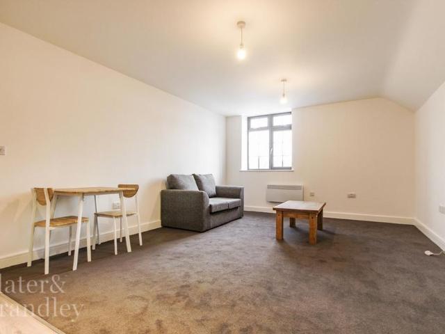 3 bedroom apartment to rent