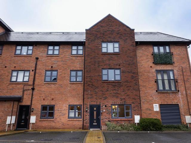 3 bedroom apartment to rent