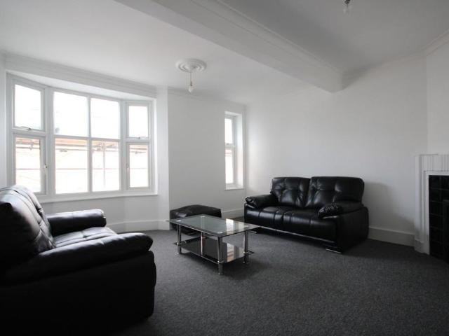 3 bedroom apartment to rent